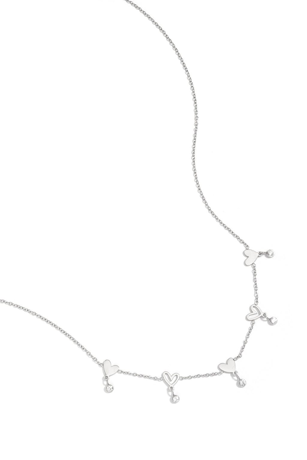 Halskette mit abwechselnden Herzen und baumelnden Steinen