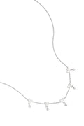 Halskette mit abwechselnden Herzen und baumelnden Steinen