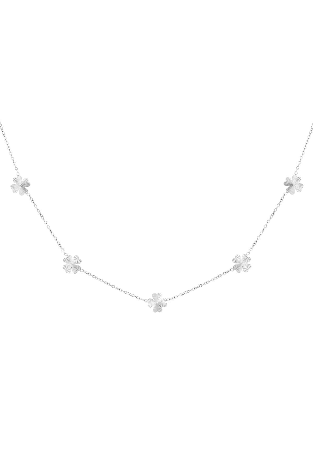 Elegant Clover Chain Necklace for Daily Wear