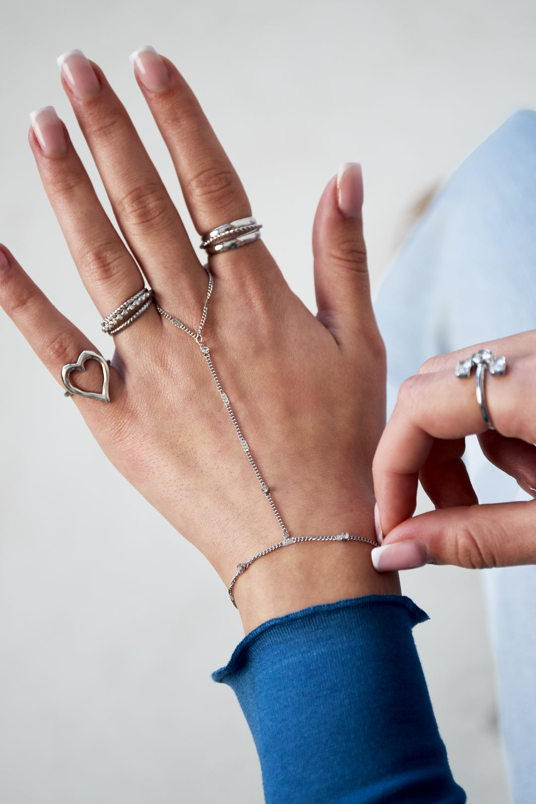 Handkette mit Steinen