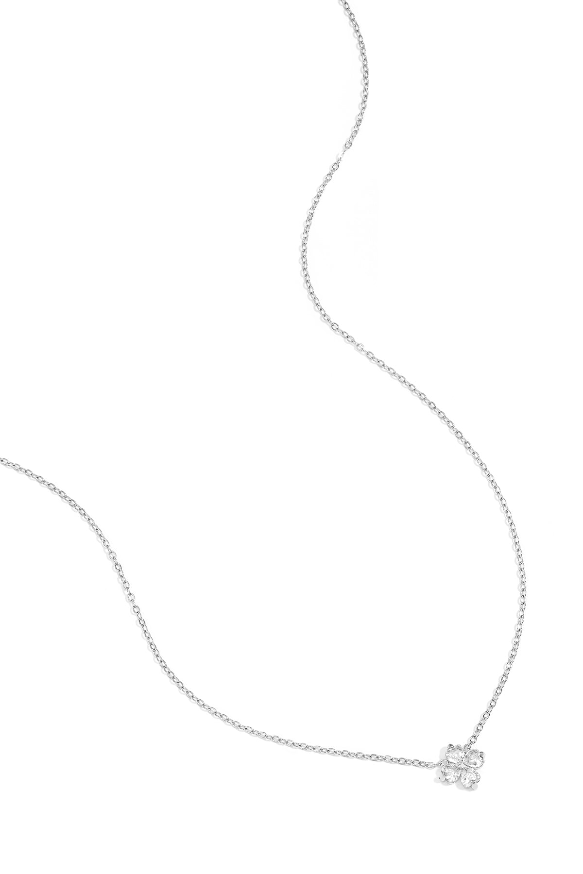 Halskette mit Kleeblattverzierung